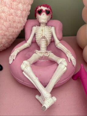 Pink Lounge Skeleton Figurine with Heart Sunglasses